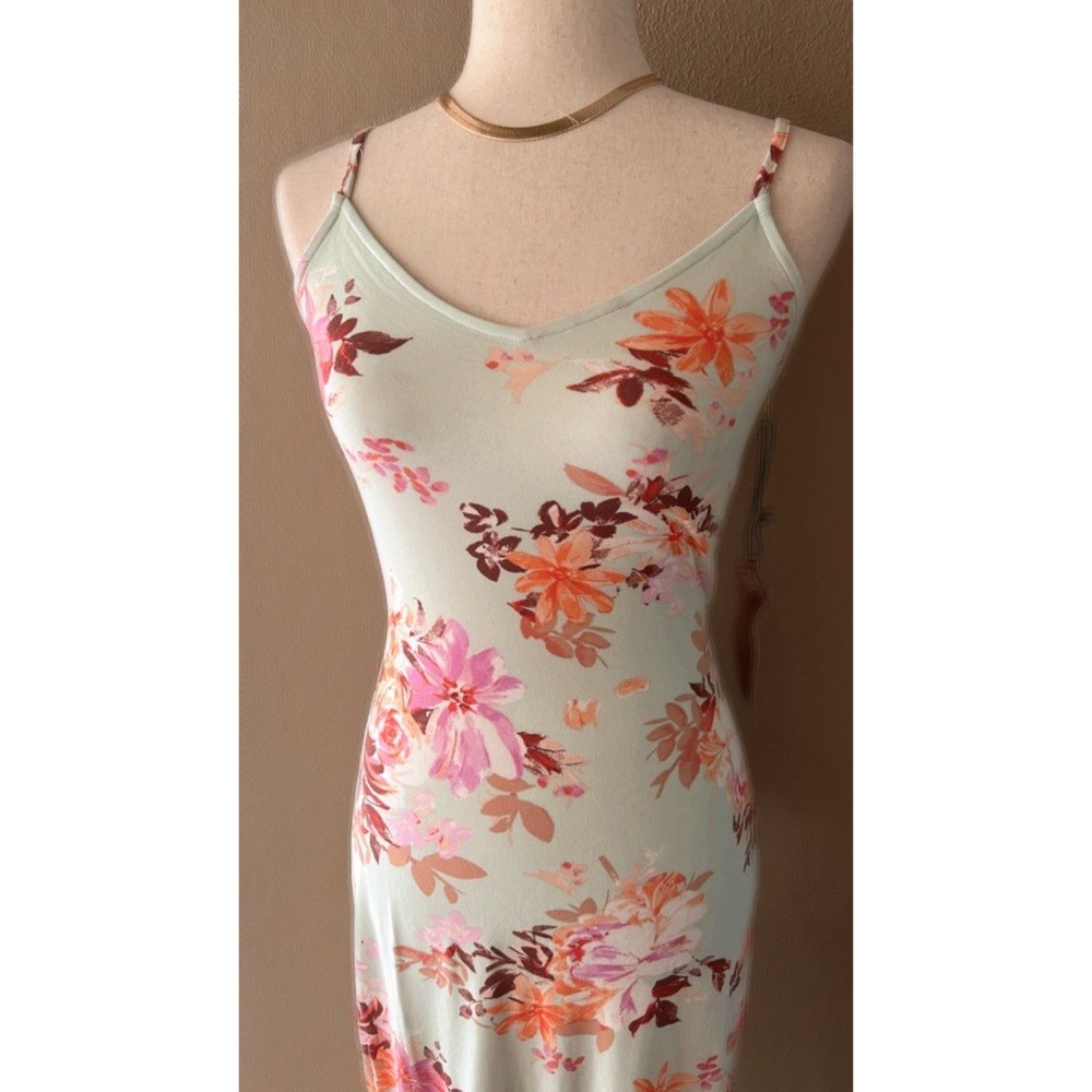 Sage floral print maxi dress - Picture 6 of 7